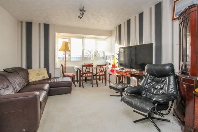 Flat for sale in Cameron Close, Warley, Brentwood