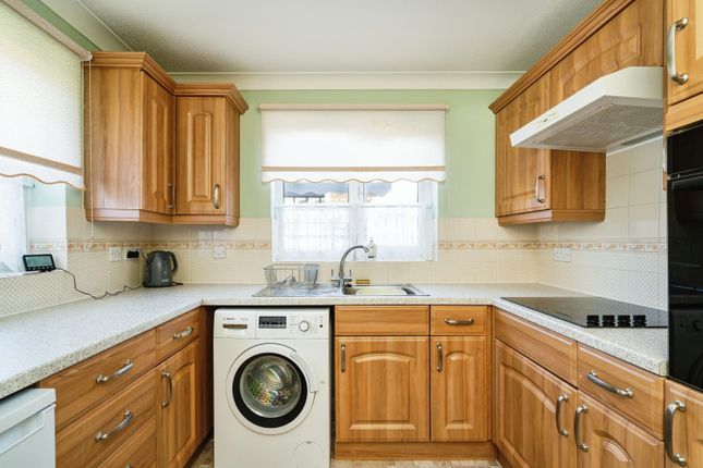 19, Wherry Reach, Acle photo 4