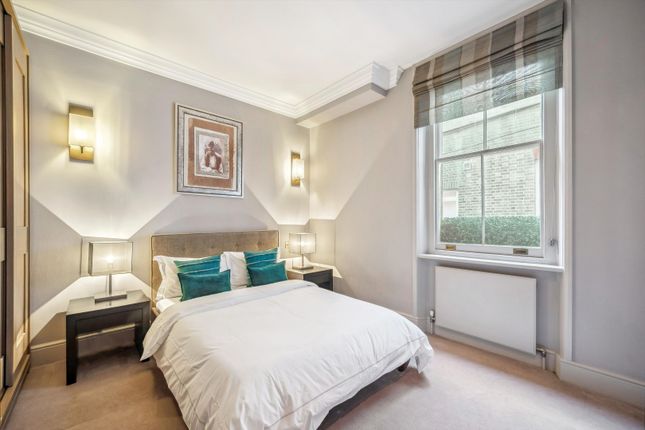 Flat to rent in Cadogan Square, Knightsbridge, London