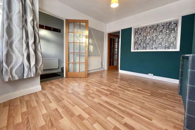58, Lewins Way, Slough photo 3