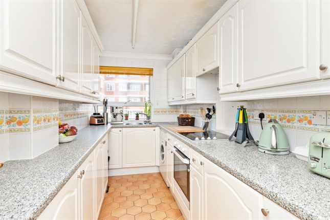 Flat for sale in Princes Avenue, Hove