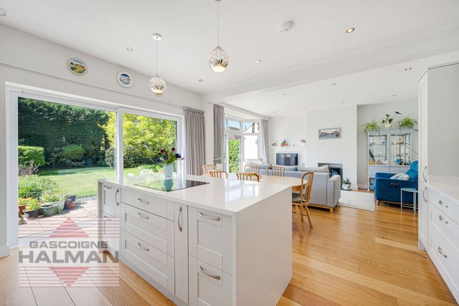 13 Fownhope Road, Sale photo 4