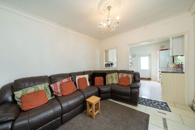 20, Redfern Road, London photo 4