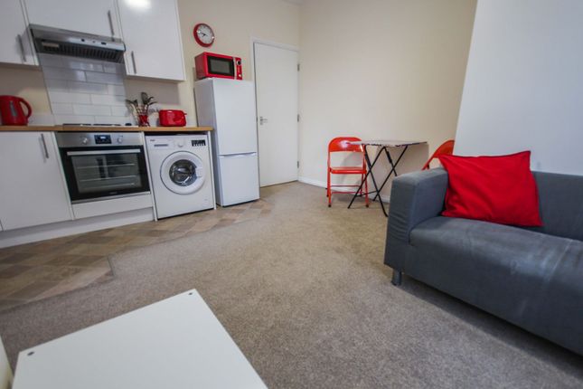 Flat 4, 2 Carlton Road, Bournemouth photo 4