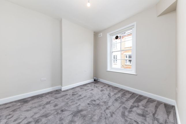 Flat 2, 73-75 Bell Street, London photo 5