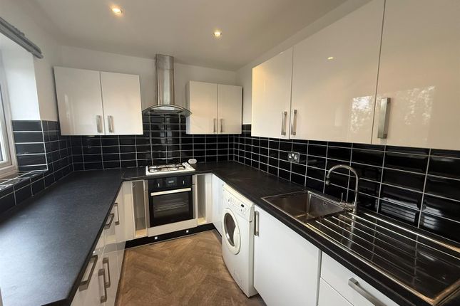 42, Avalon Close, Enfield photo 5