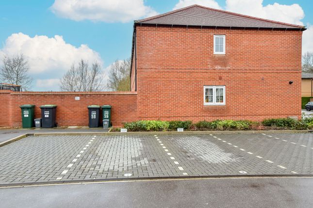 57 Railway Terrace, Kings Langley photo 4