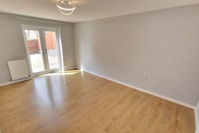 19, Becks Close, Leicester photo 3
