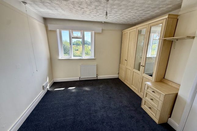 5, Winecross Cottages, Fareham photo 3