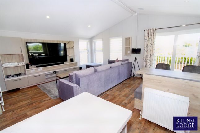 Mobile/park home for sale in Wayside Leisure Estate, Way Hill, Minster, Ramsgate