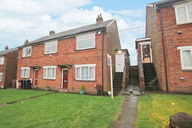 Thumbnail Flat to rent in Holcombe Crescent, Kearsley