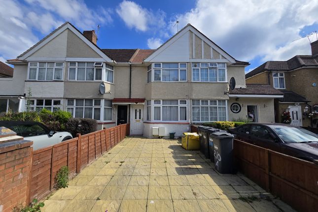 1-bed flat on 210B , Hounslow Road, Feltham, £230,000