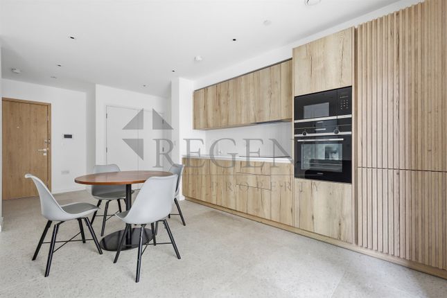 Cendal Crescent, London photo 2