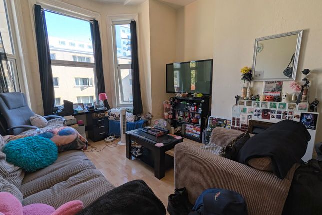 Flat 2, 2, Marine Terrace, Kent photo 4