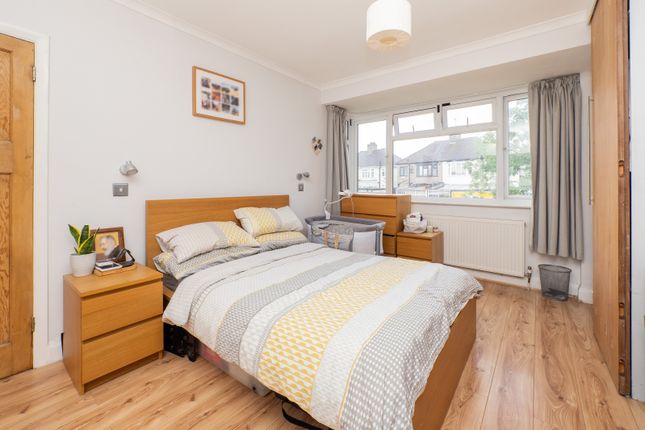 36a, Rosebery Close, Morden photo 4