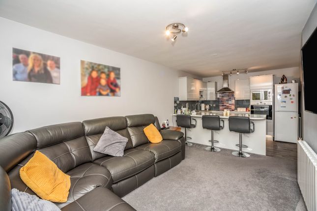 Flat for sale in Sharnbrooke Close, Welling