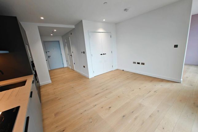 Flat 601, 57, Chandlers Avenue, London photo 3