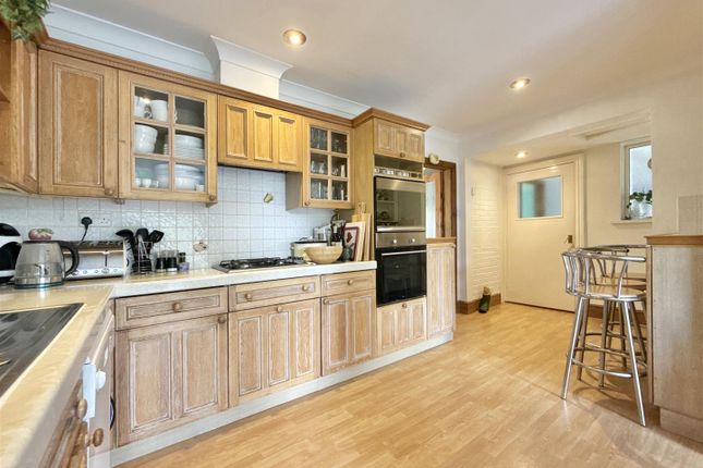 8, Lytes Road, Brixham photo 4