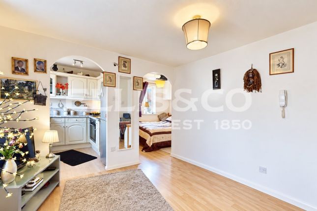 Chartwell Close, Greenford photo 3