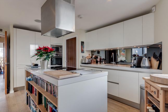 Property for sale in Blackthorn Avenue, London