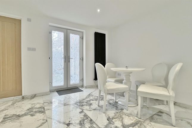 Hope Cottage, 31 Kirby Road, Walton-on-the-Naze photo 4