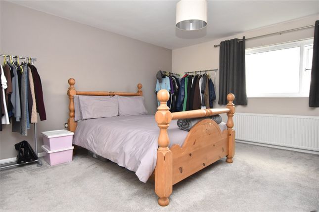 6, Clough Drive, Batley photo 5