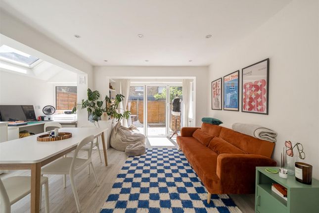 Flat Garden Flat, 102a, Priory Park Road, London photo 3