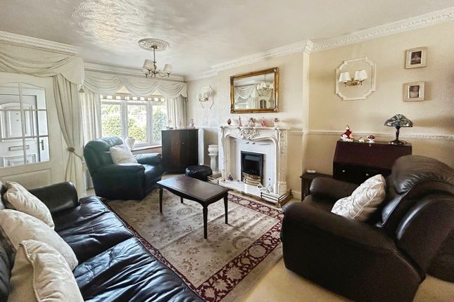 18, Robin Grove, West Midlands photo 4