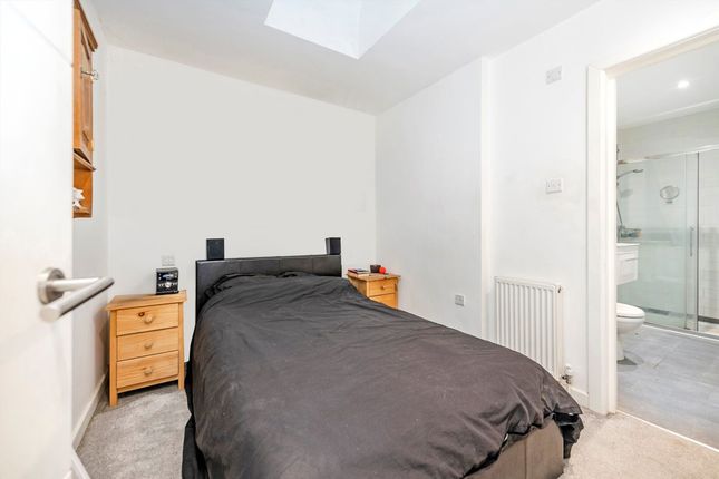96B, Alexandra Park Road, London photo 4