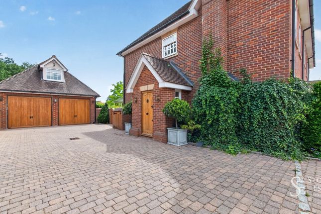 4 Buckland Gate, Slough photo 3