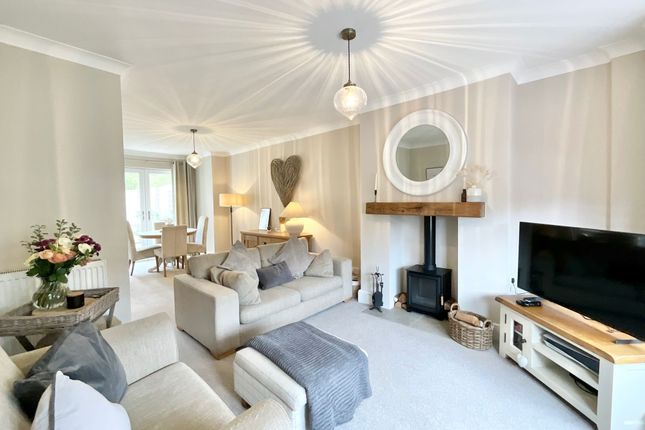 25 Parkhead Drive, Stoke-On-Trent photo 2