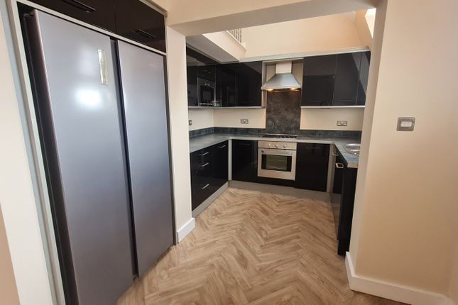12, Holdsworth House, 45, King Street, West Yorkshire photo 2