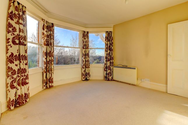 Flat 3, 6, Rectory Avenue, Buckinghamshire photo 3