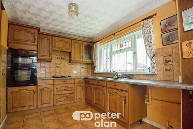 1, Caroline Way, Pontypool photo 3