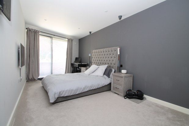 Flat to rent in Croham Valley Road, South Croydon