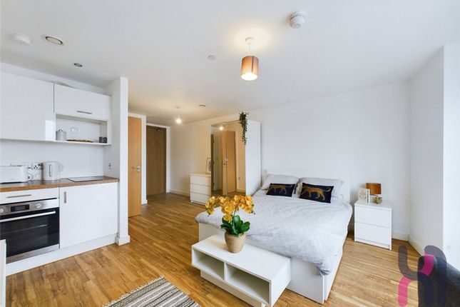 1-bed flat on 209 The Tower, 19 Plaza Boulevard, Liverpool, £750/mo