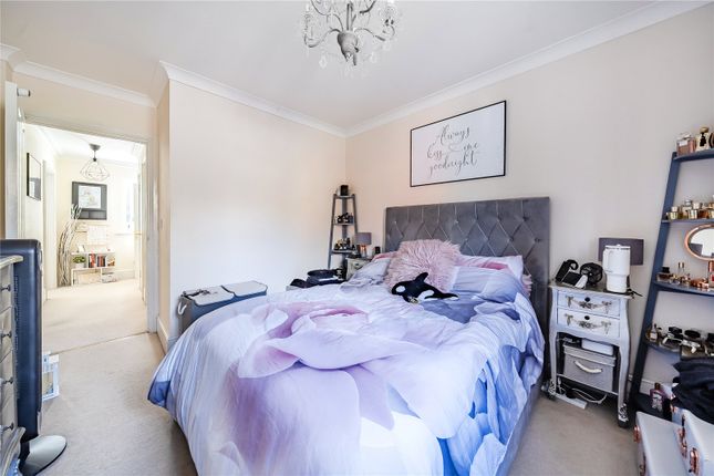 PRIVATE, 64, Abbey Gardens, Reading photo 4