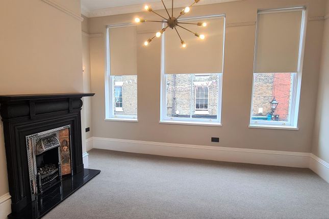 Flat 1, 139a, High Street, Rochester photo 2