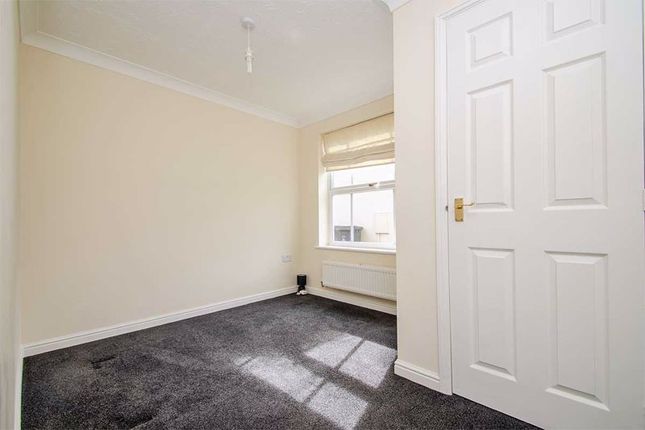 8a, Whitehouse Drive, Lichfield photo 4