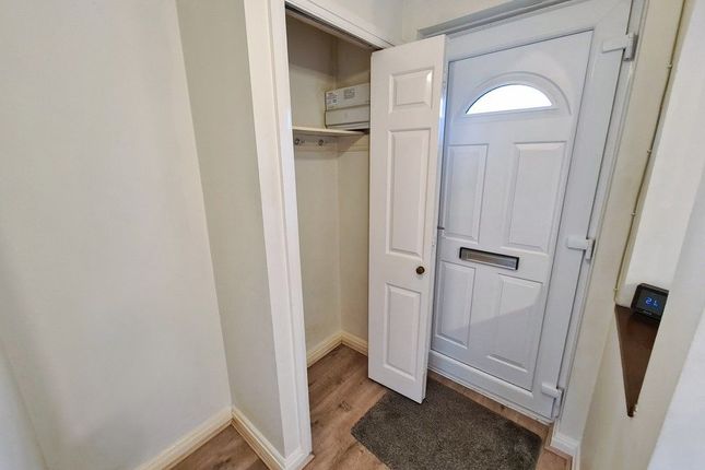 40, Denbigh Close, Southampton photo 3