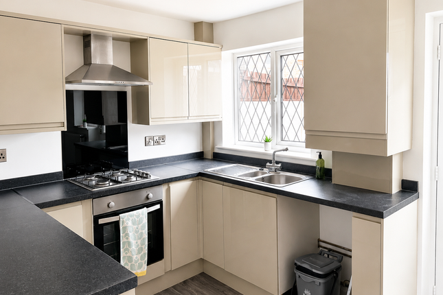 1, Stanbury Close, Burnley photo 3