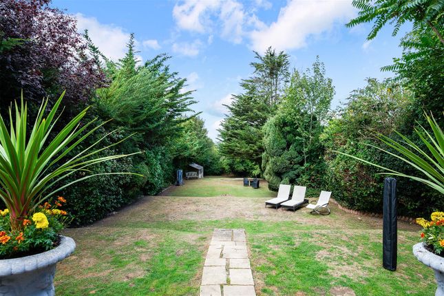 40, Buckles Way, Banstead photo 4