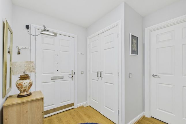 136 Clarence Park, Malvern photo 3