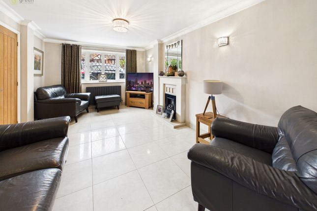 28, College Farm Drive, Birmingham photo 2