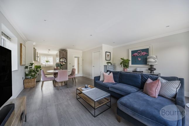 2, Alder Grove, Guildford photo 3