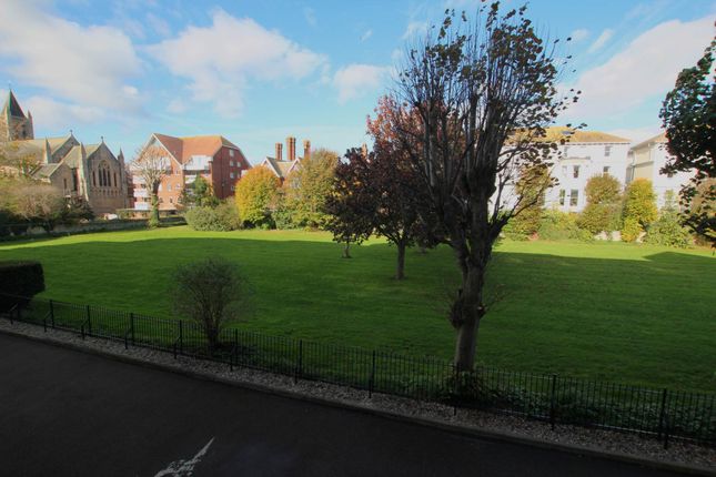 14, Martello Court, Eastbourne photo 3