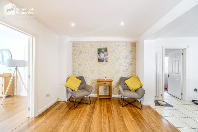 5, Whaddon Way, Bletchley photo 3