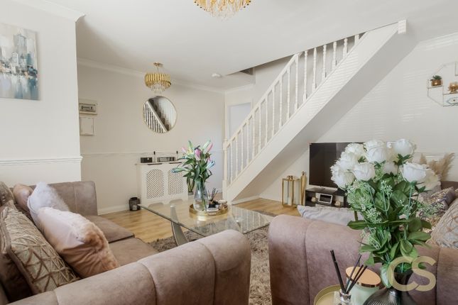 5 Leaforis Road, Cheshunt, Hertfordshire photo 2