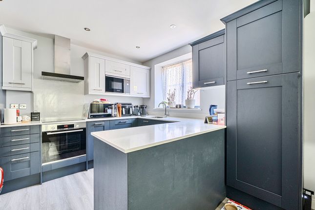 Flat 4, Pearl Gates Court, 61, Foxley Lane, Purley photo 4