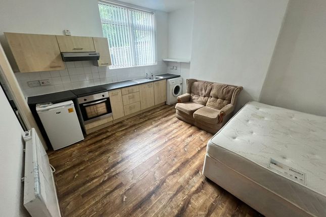 Flat 2, 389 Gillott Road, Birmingham photo 4